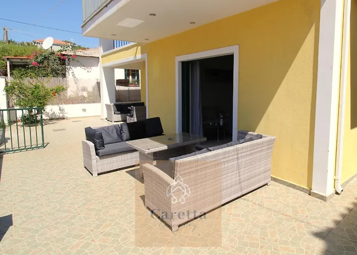 Niko\'S Central Skala Apartments